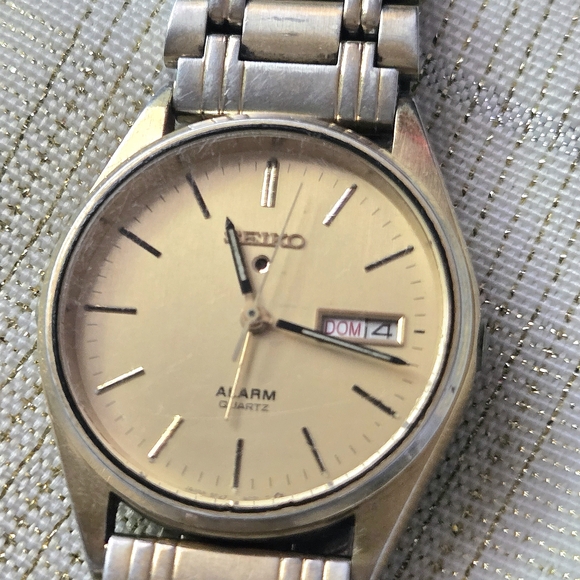 Vintage Seiko Alarm Quartz Watch - Picture 4 of 10